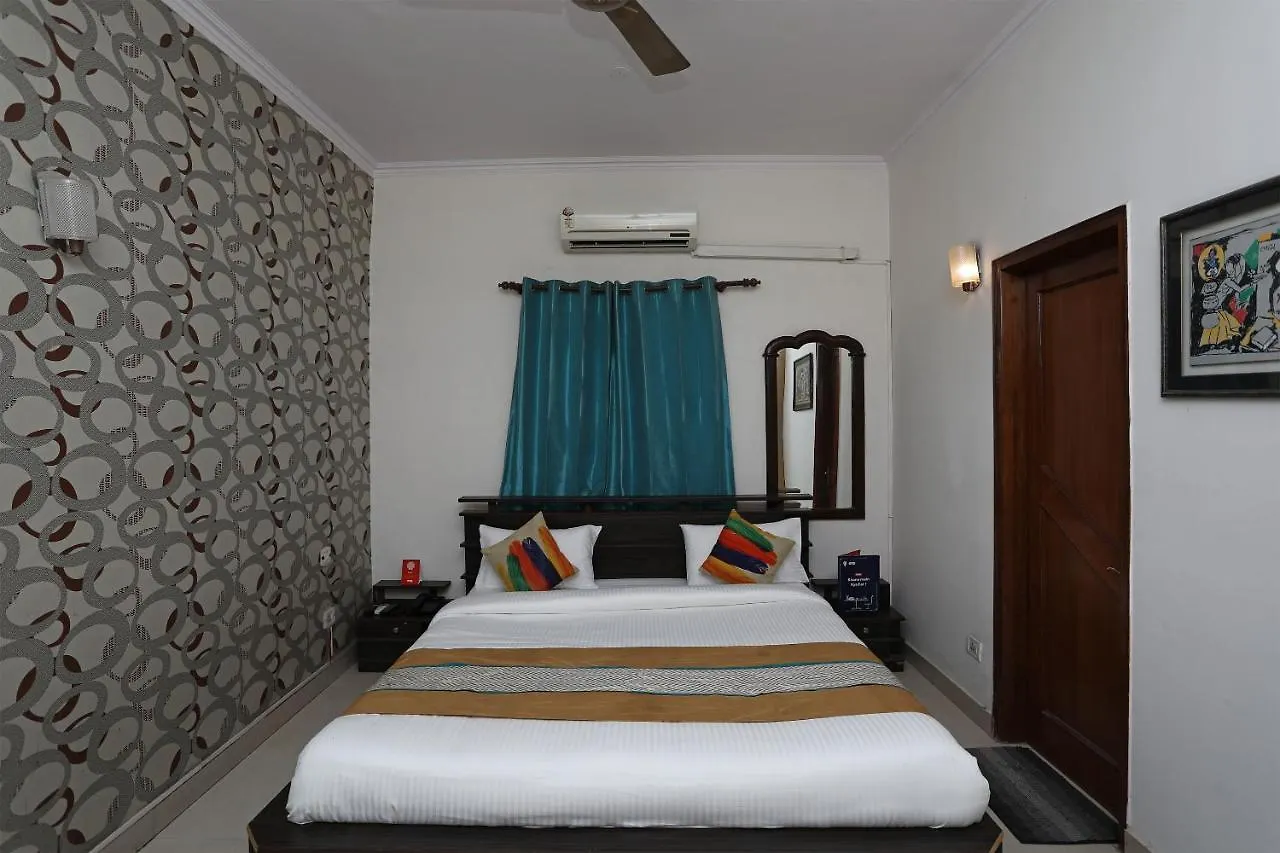 Oyo 14306 Hotel The Tavern Gurgaon 3*,  India